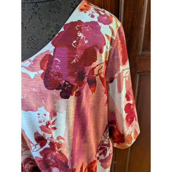 Susan Graver Weekend V-Neck Floral Print Short Sleeve Top Pink/Red XL Womens - Picture 2 of 7